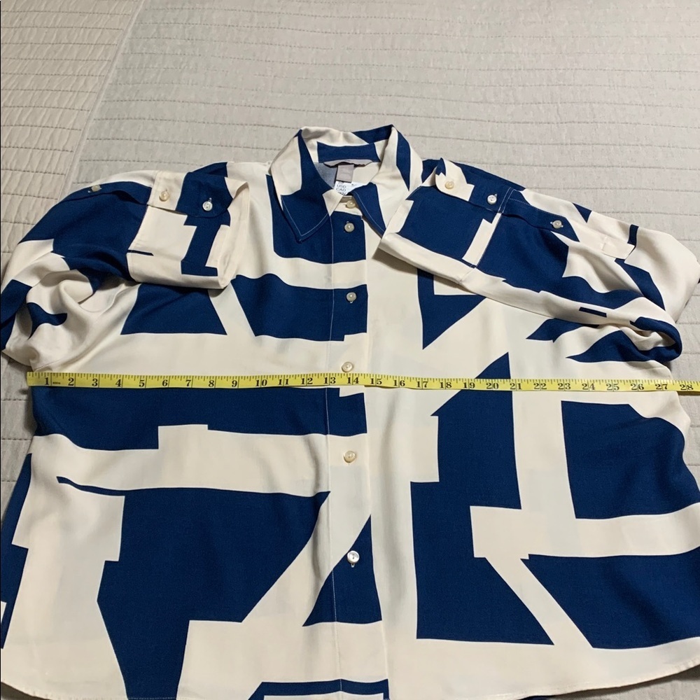 H&M Women’s Blue and Cream Abstract Geometrical XL Button Up Long Sleeve Blouse - Picture 10 of 11